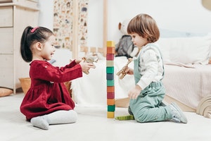 Independent play, activities, toddler, montessori